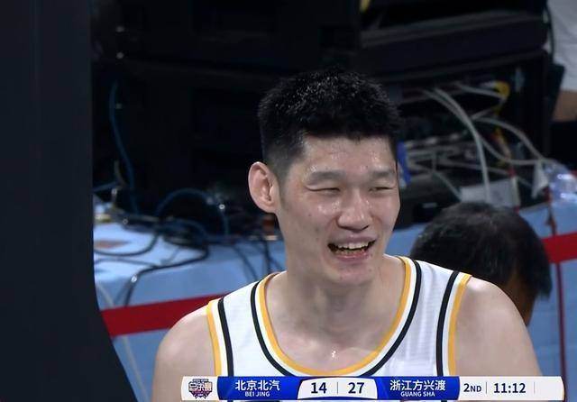 费伦茨瓦洛主场大胜巴里，喜迎三分的简单介绍